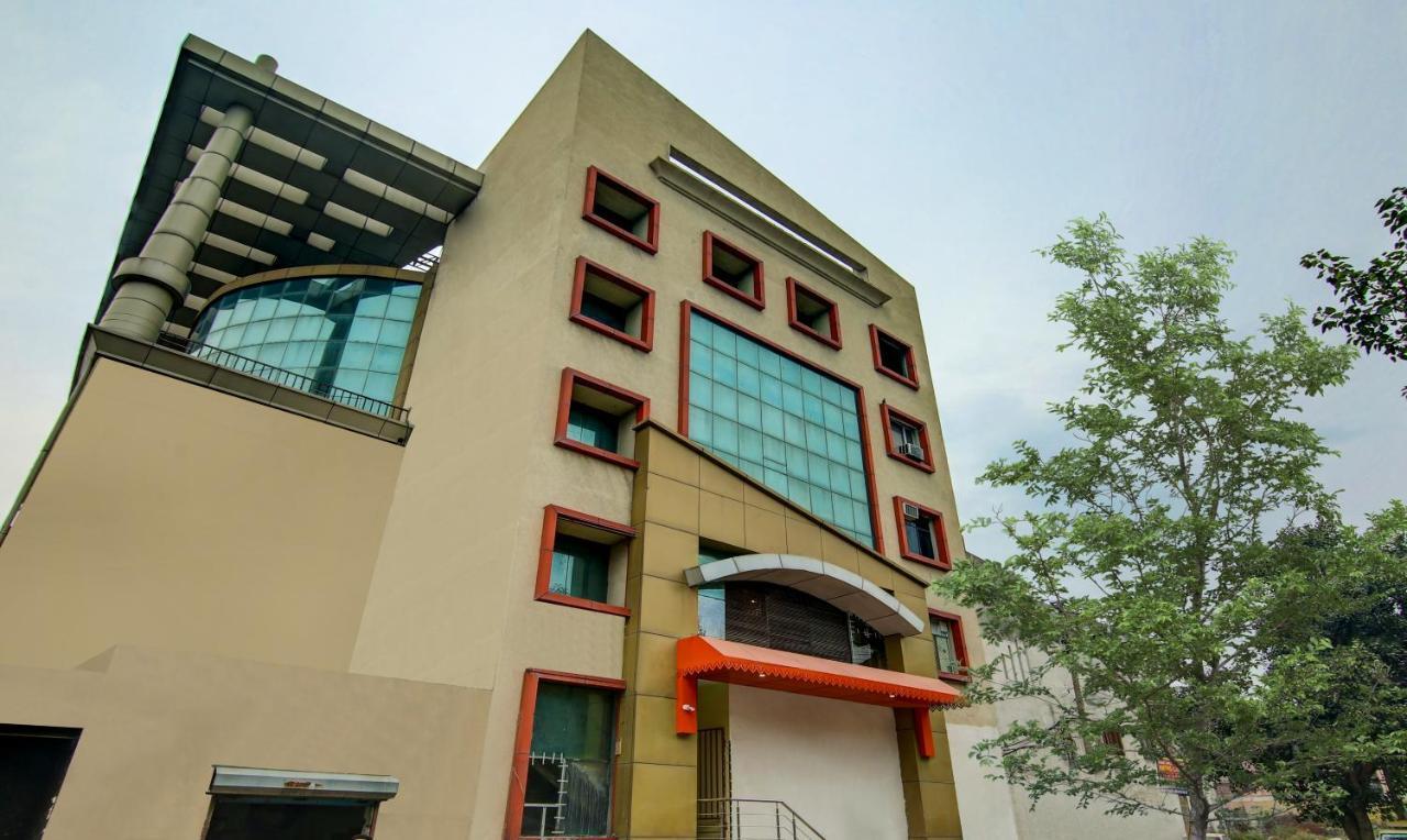 Itsy Hotels Oasis Inn Jalandhar Exterior photo